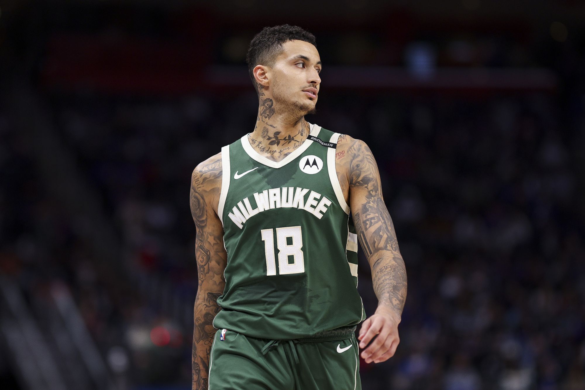 The attack was completely misfired! The Bucks only scored 34 points at halftime and were blown away. Kuzma made 0 of 6 goals.
